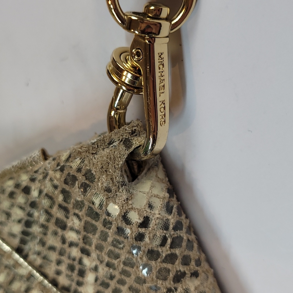 MICHAEL KORS SNAKE PRINT  PHONE WRISTLET - Picture 14 of 14